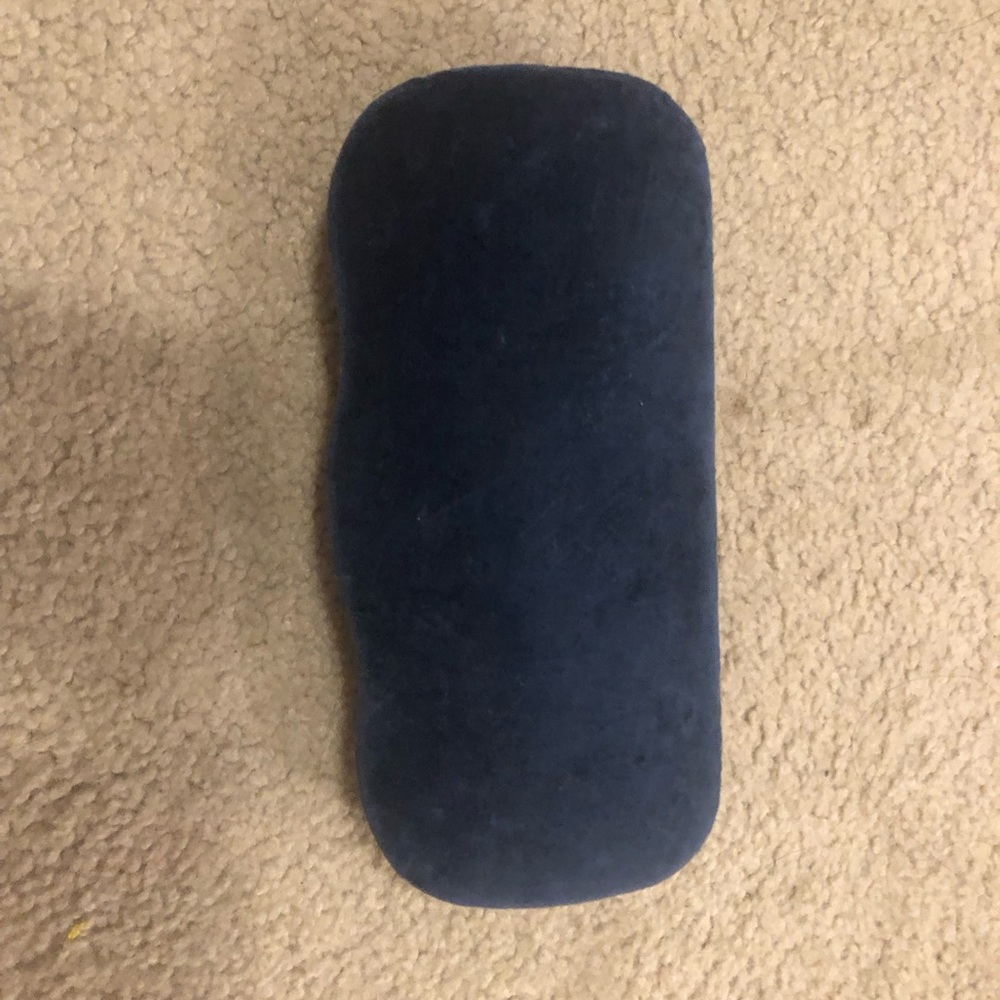 Gucci Midnight Blue Eyeglass CaseGucci velvet sunglasses case